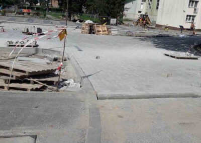 Układanie nawierzchni z kostki brukowej - Dłutów